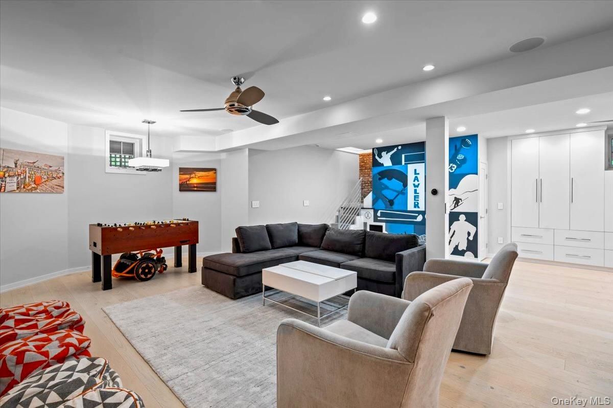 Game Room, Interior, Living room, Pendant Lights, Recessed Lighting, Wood Texture Flooring