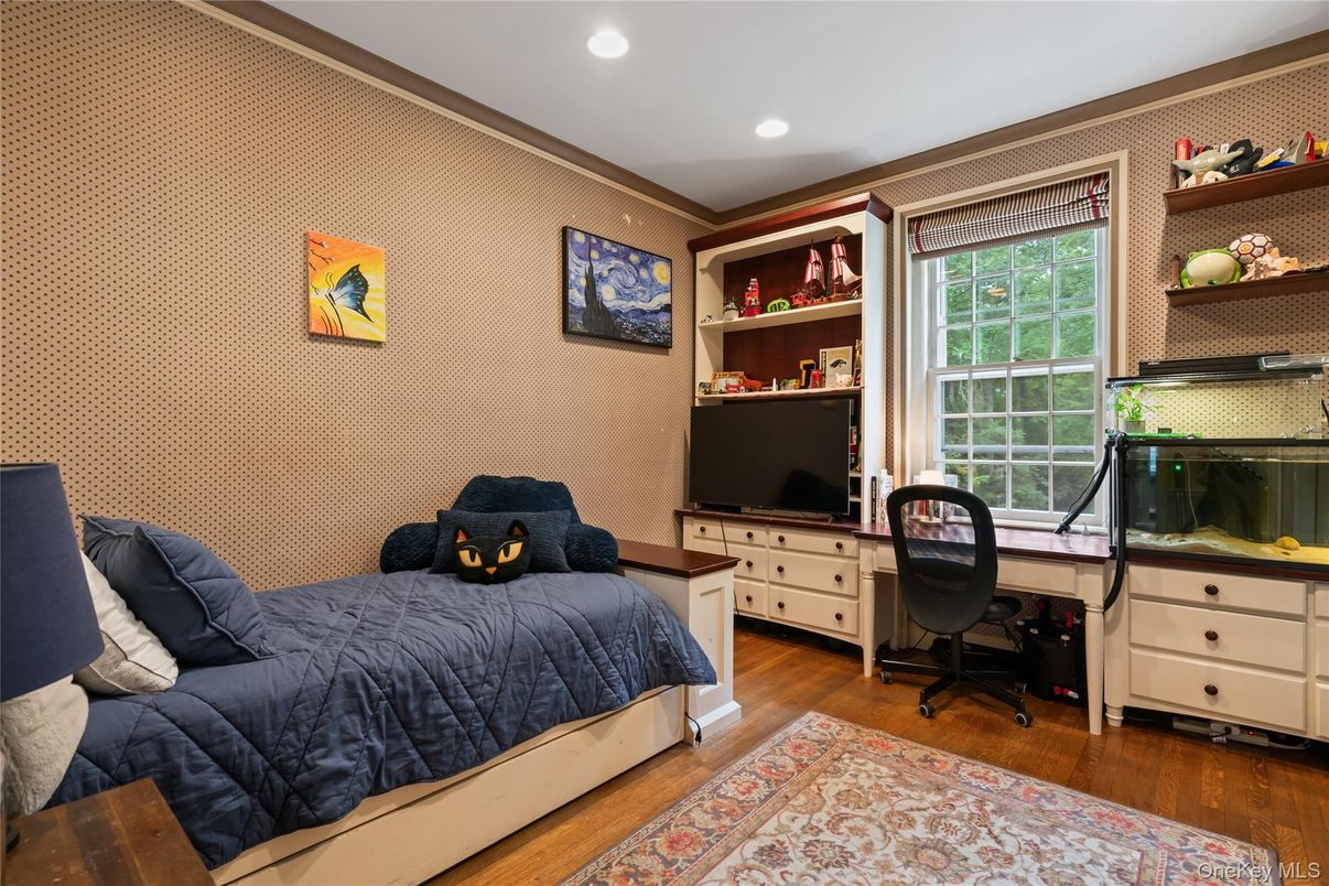 Bedroom, Home Office, Interior, Recessed Lighting, Wood Texture Flooring