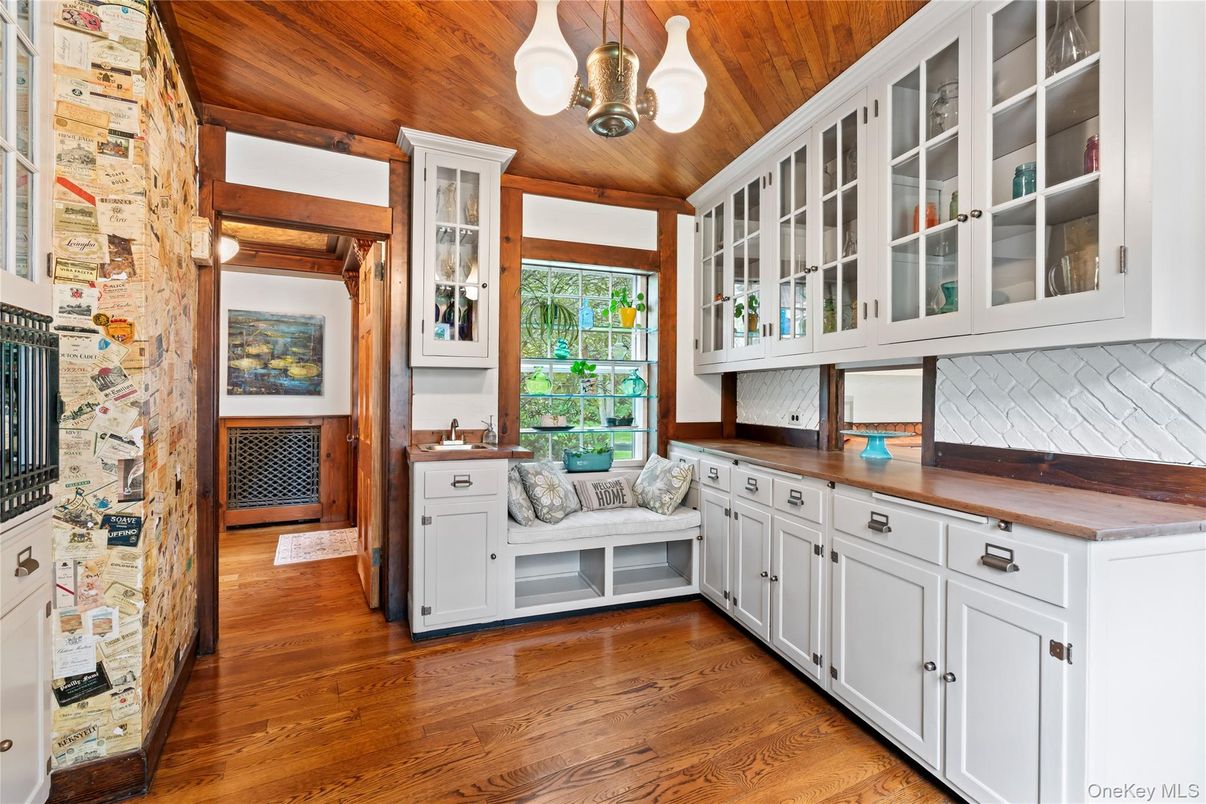 Interior, Pendant Lights, Wooden Ceilings, Wood Texture Flooring