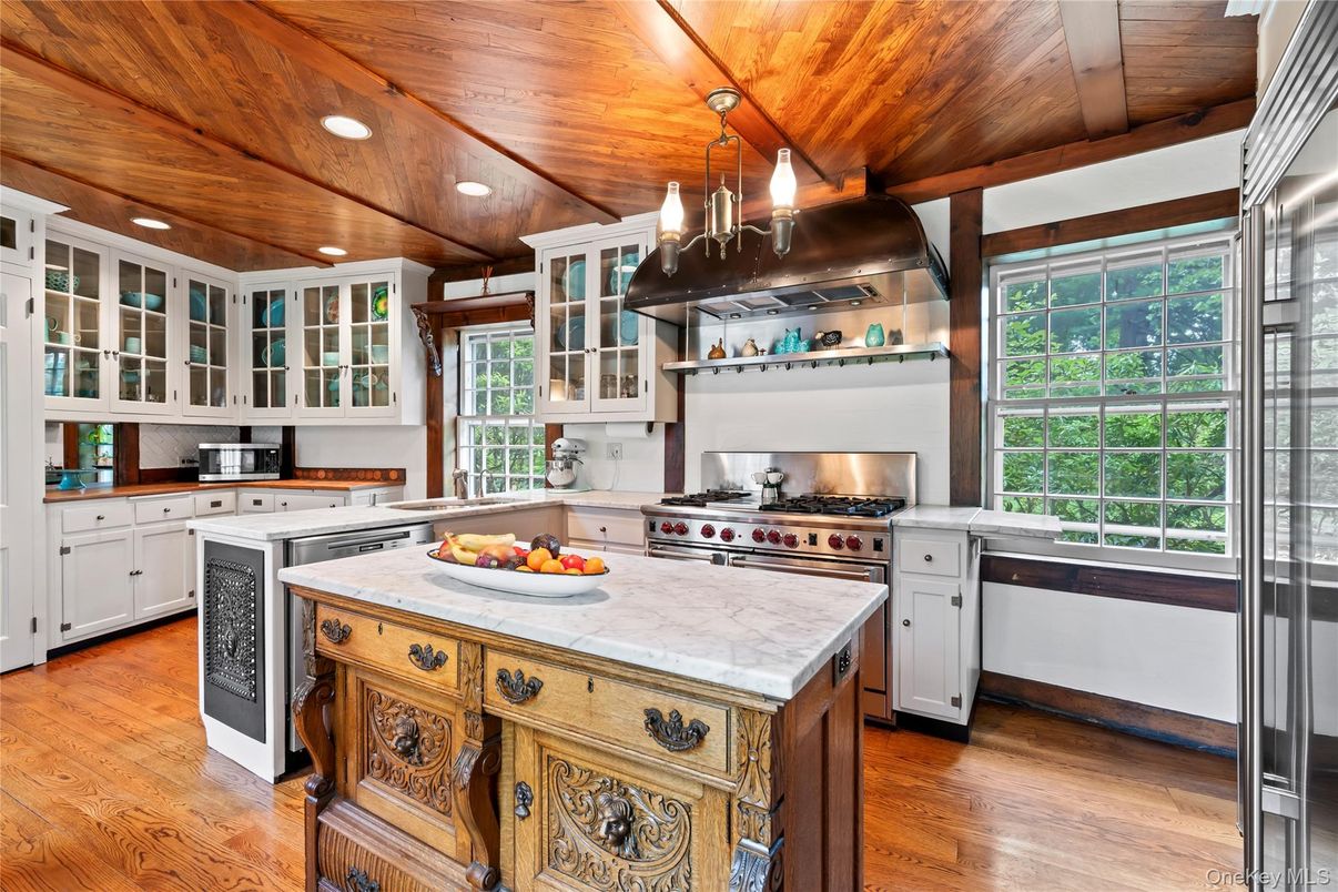 Interior, Kitchen, Recessed Lighting, Stainless Steel Appliances, Wooden Ceilings, Wood Texture Flooring