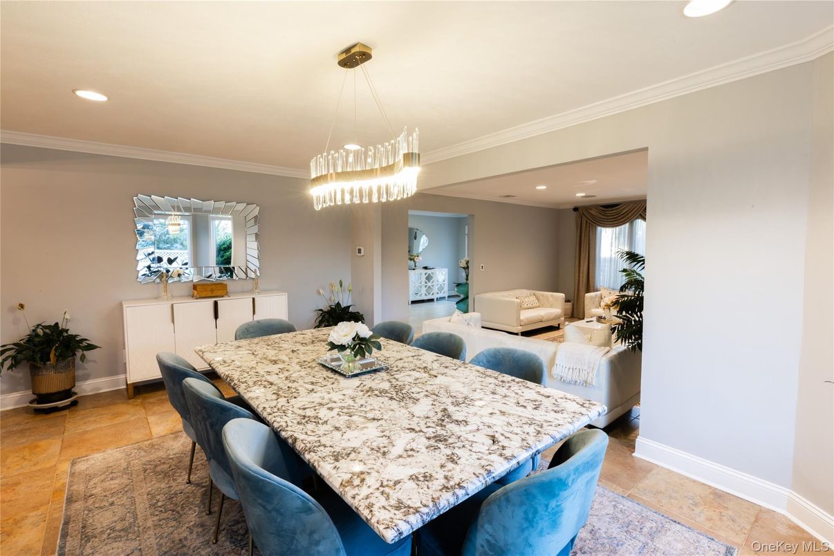 Dining room, Interior, Pendant Lights, Recessed Lighting