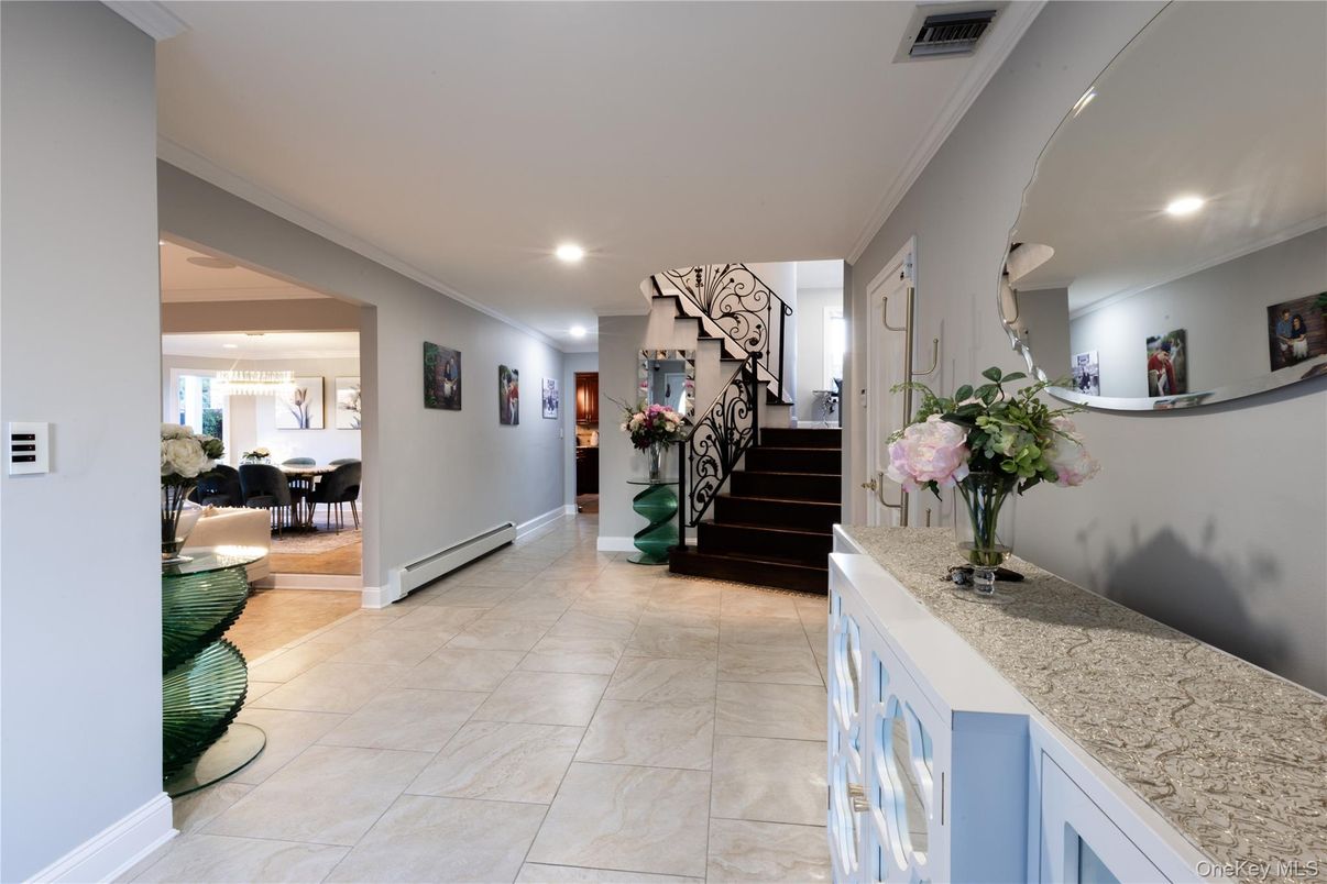 Dining room, Interior, Recessed Lighting
