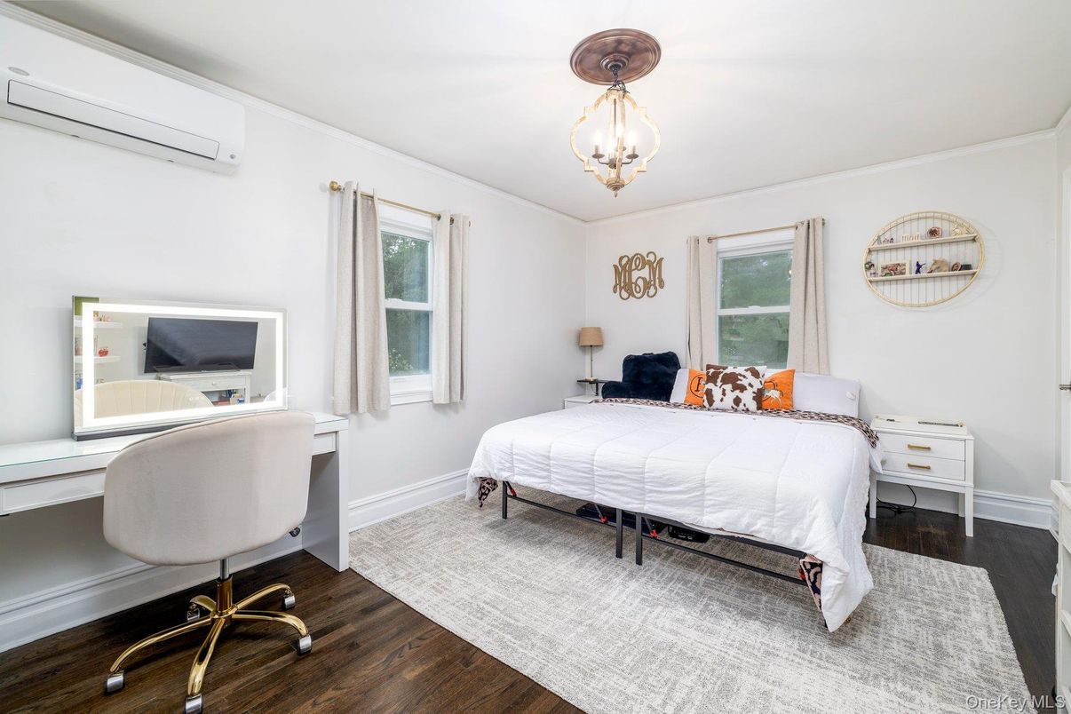 Bedroom, Chandelier, Interior, Pendant Lights, Wood Texture Flooring