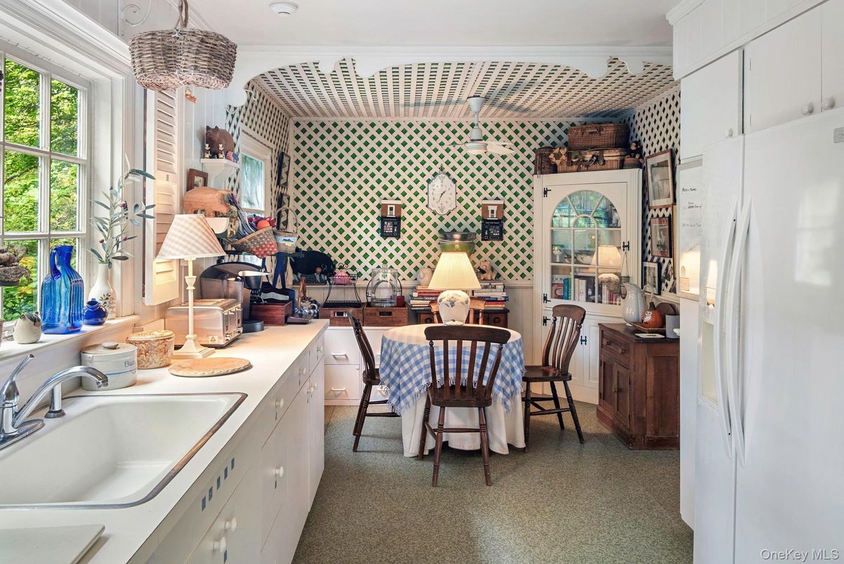 Dining room, Interior