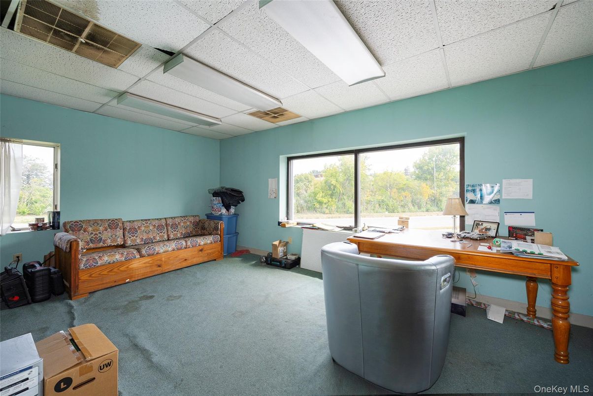 Home Office, Interior