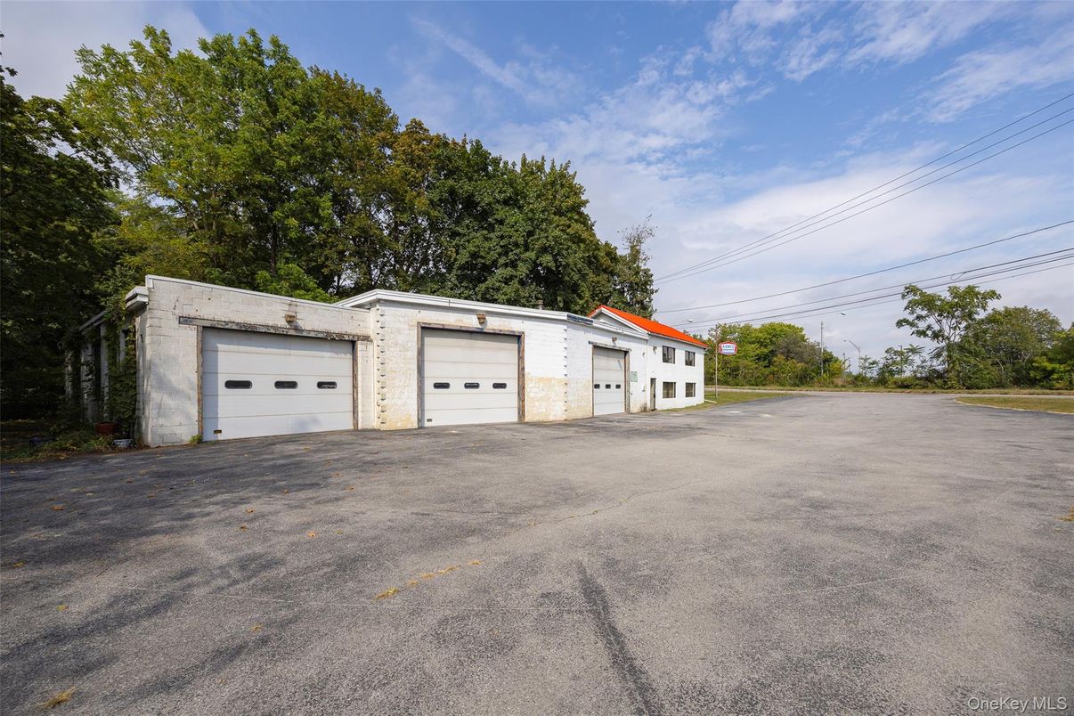 Detached Garage, Exterior