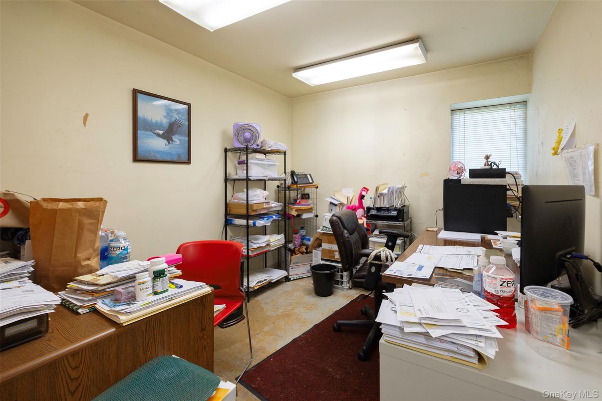 Home Office, Interior