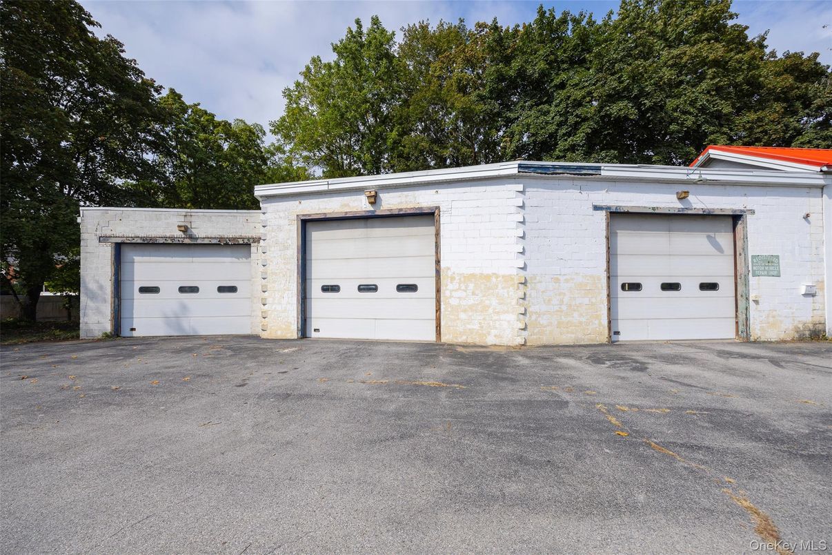 Detached Garage, Exterior