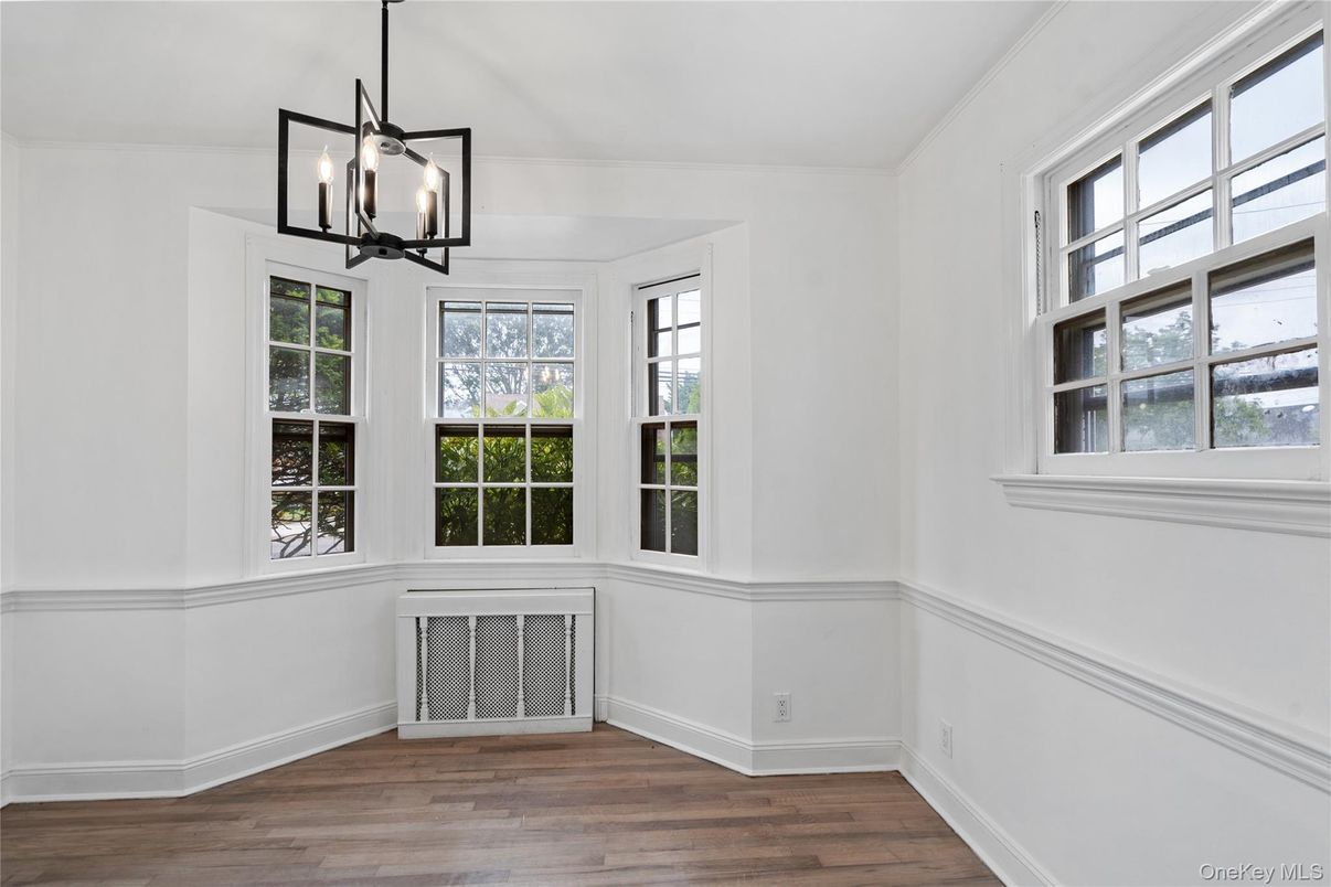 Interior, Pendant Lights, Wood Texture Flooring