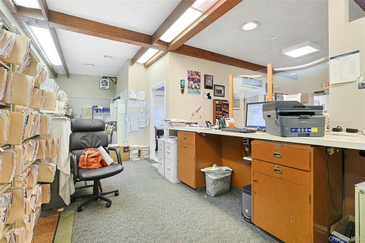 Home Office, Interior, Recessed Lighting, Wooden Beams