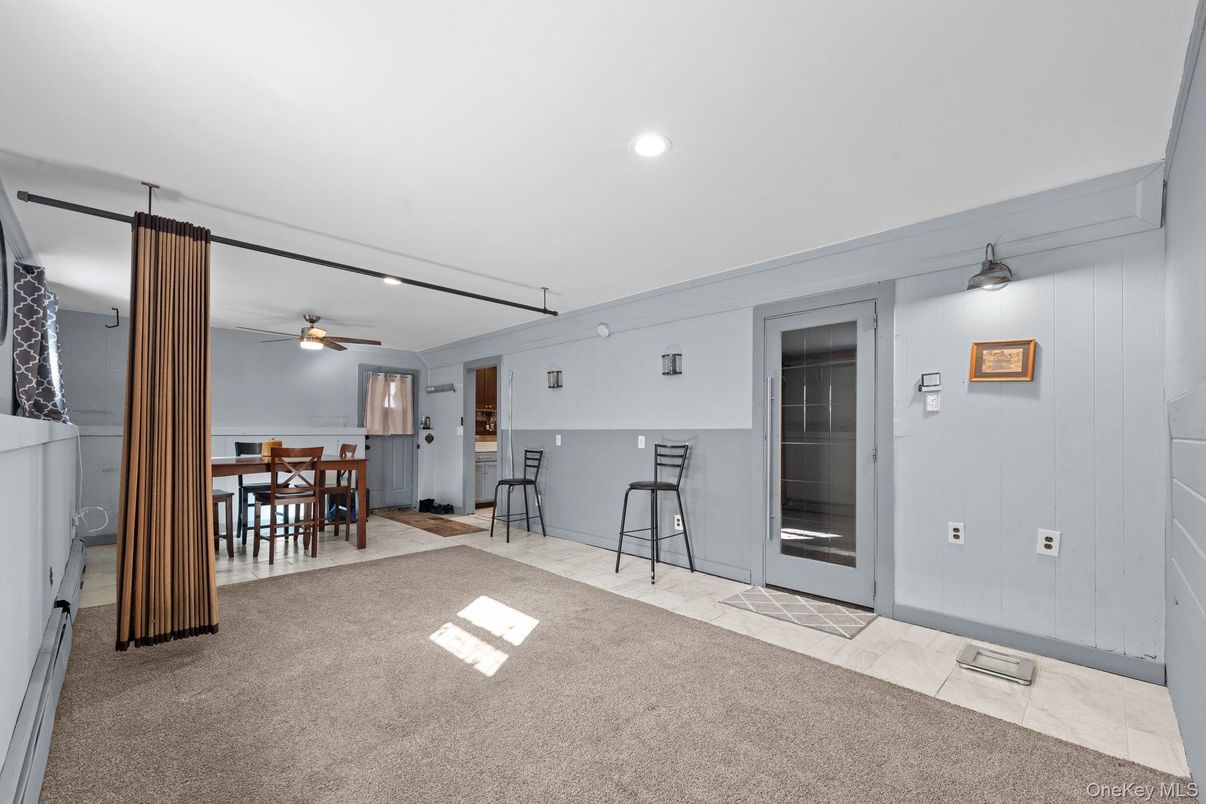 Dining room, Interior, Recessed Lighting