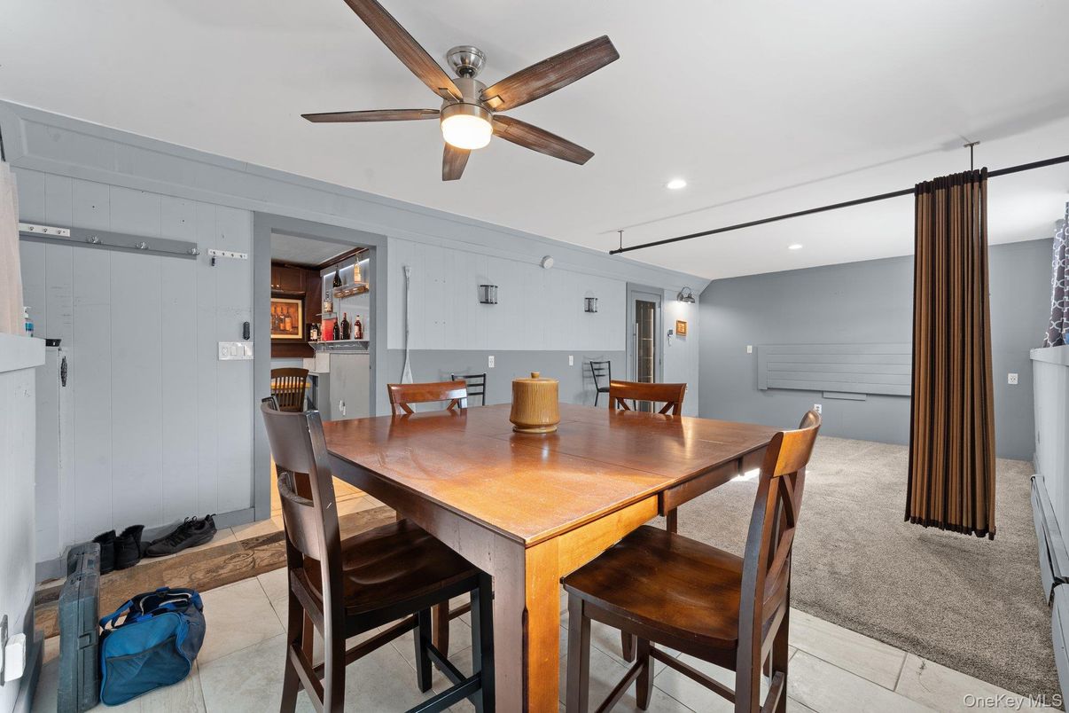 Dining room, Interior, Recessed Lighting