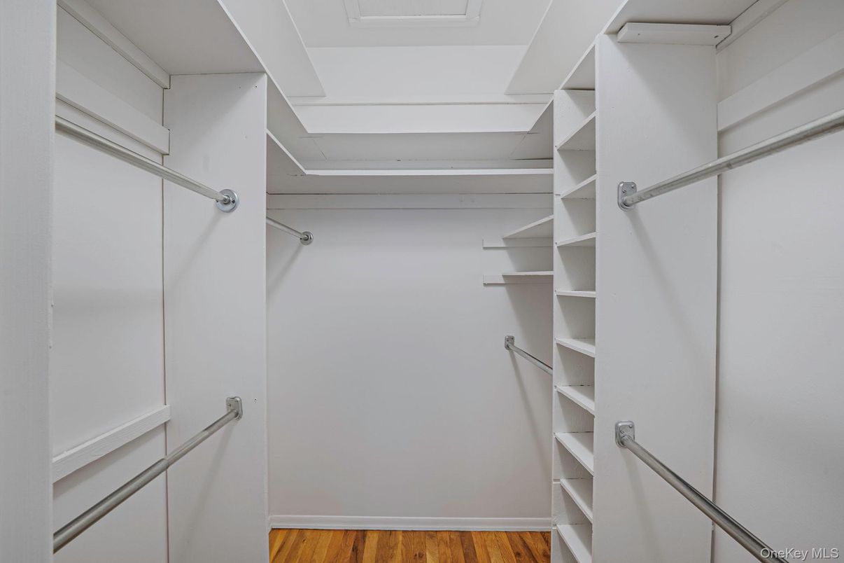 Interior, Walk-in Closets, Wood Texture Flooring