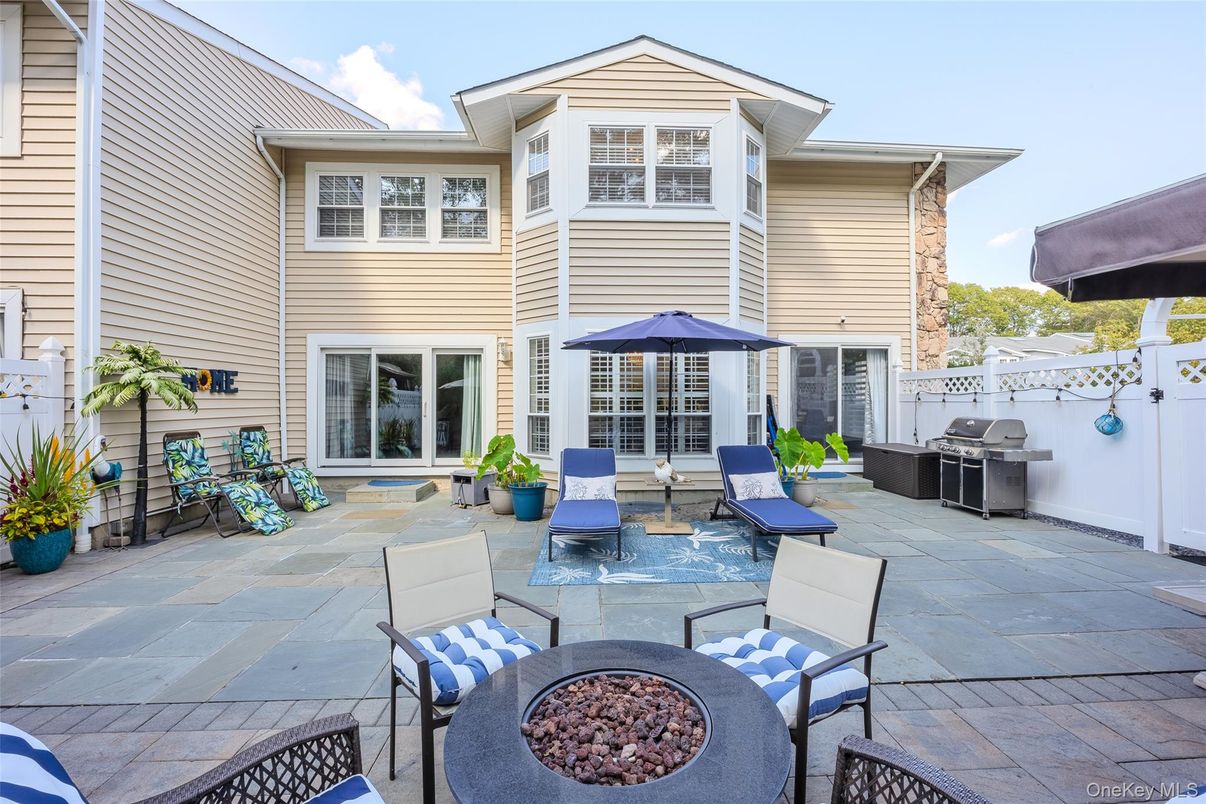 Exterior, Outdoor Kitchen