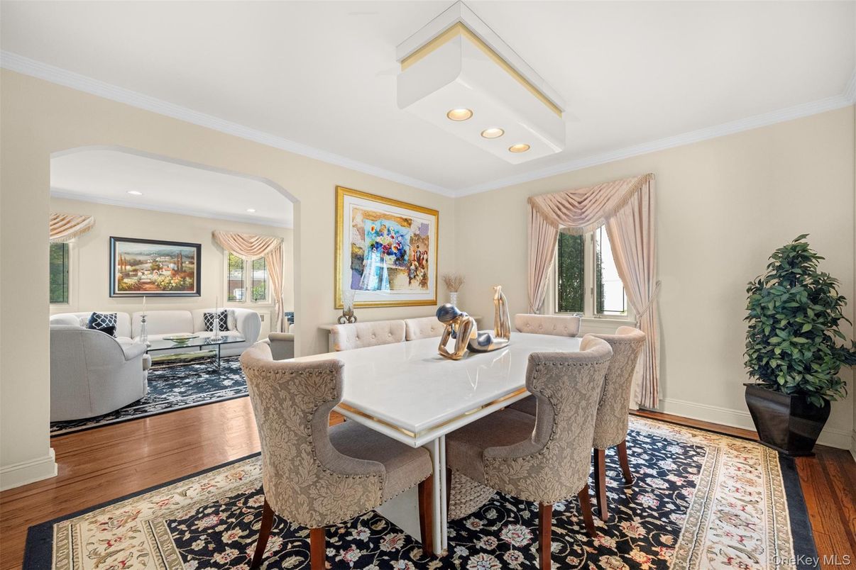 Dining room, Interior, Living room, Recessed Lighting, Wood Texture Flooring