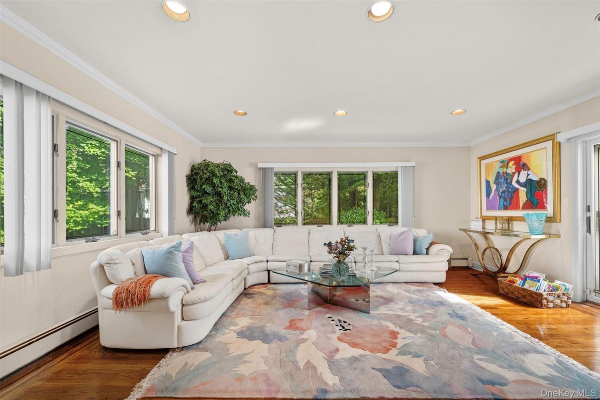 Interior, Living room, Recessed Lighting, Wood Texture Flooring