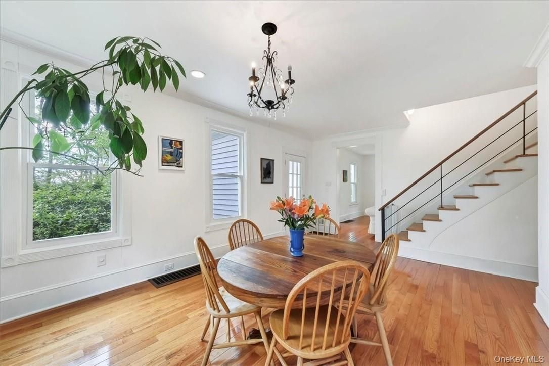 Chandelier, Dining room, Interior, Recessed Lighting, Wood Texture Flooring