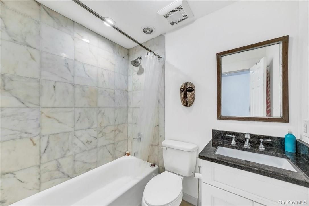 Bathroom, Interior, Marble Walls, Recessed Lighting