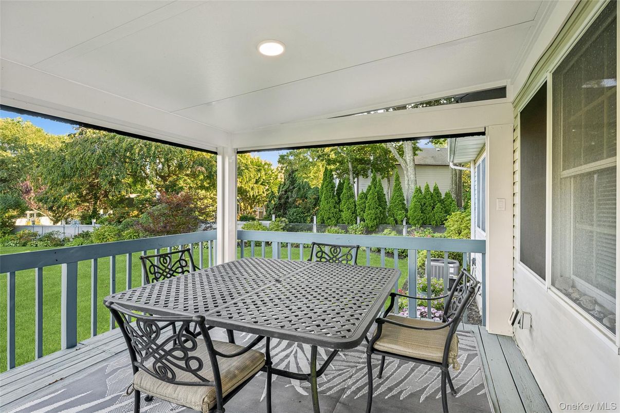 Dining room, Interior, Recessed Lighting, Sun Room