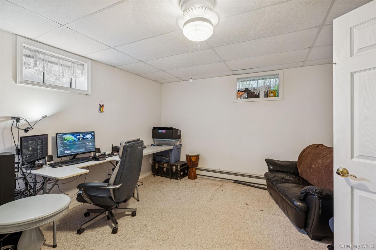 Home Office, Interior