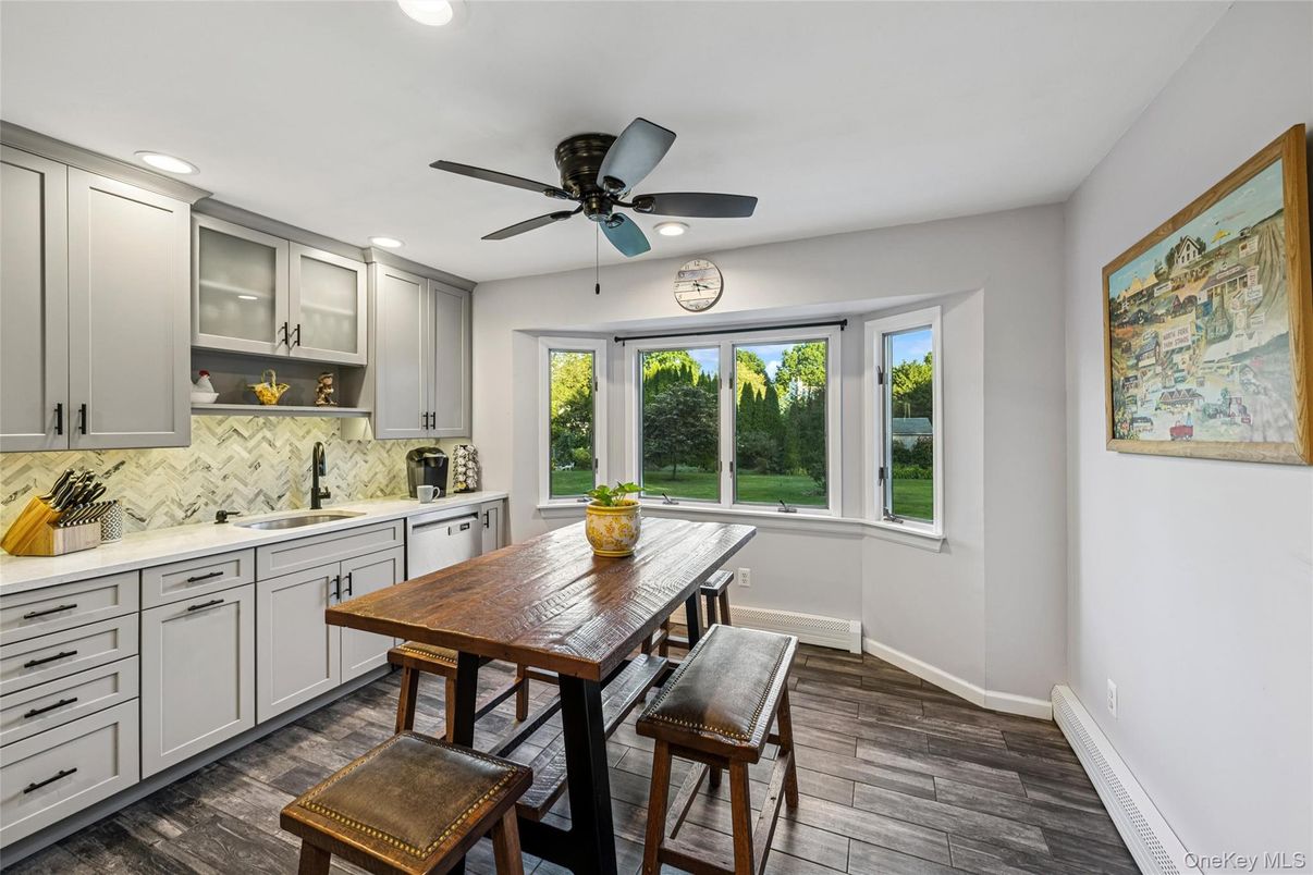 Dining room, Interior, Kitchen, Recessed Lighting, Wood Texture Flooring