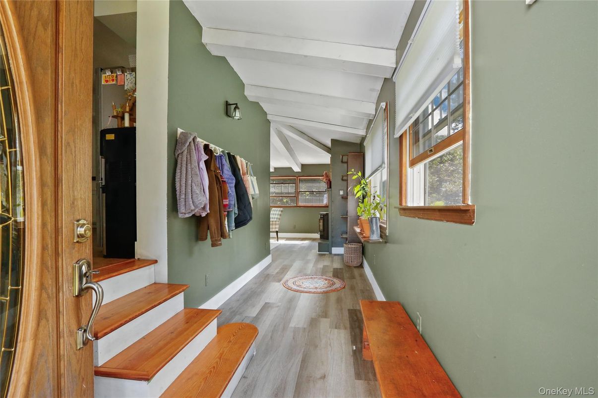 Interior, Walk-in Closets, Wood Texture Flooring