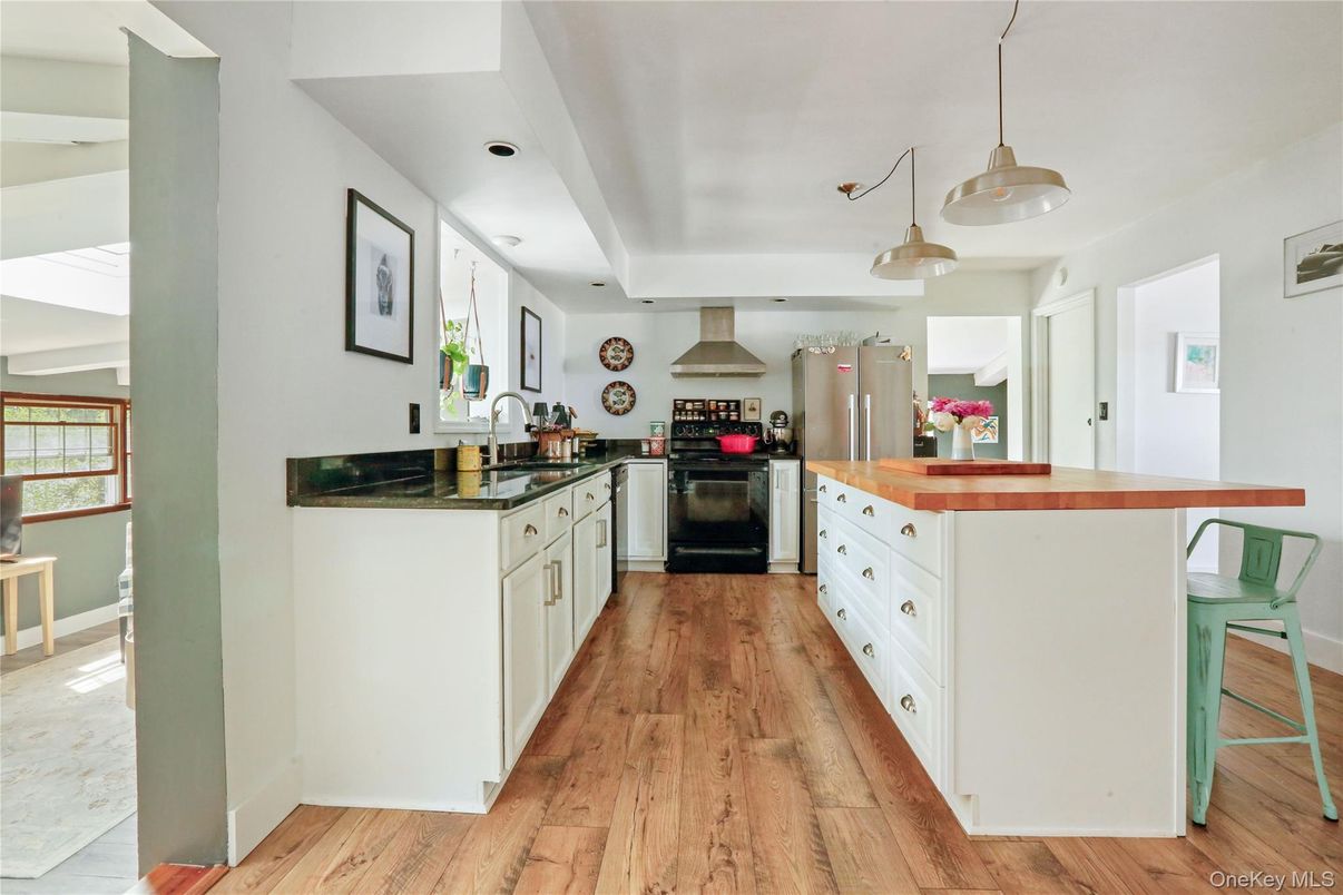 Interior, Kitchen, Pendant Lights, Recessed Lighting, Wood Texture Flooring