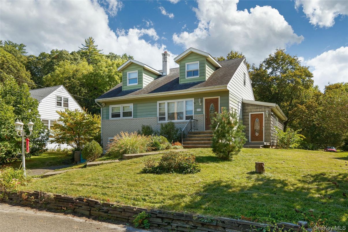 Exterior, Facade, Cape Cod