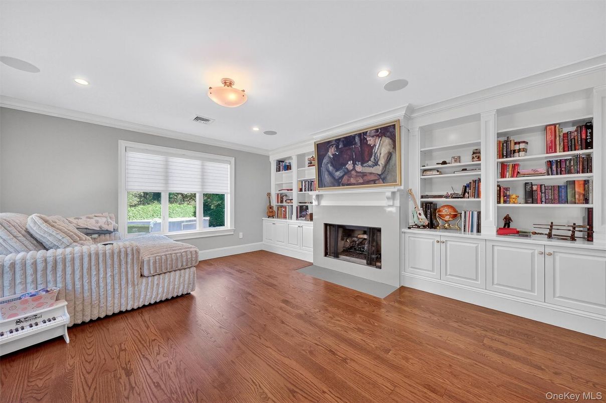 Fireplace, Interior, Recessed Lighting, Wood Texture Flooring