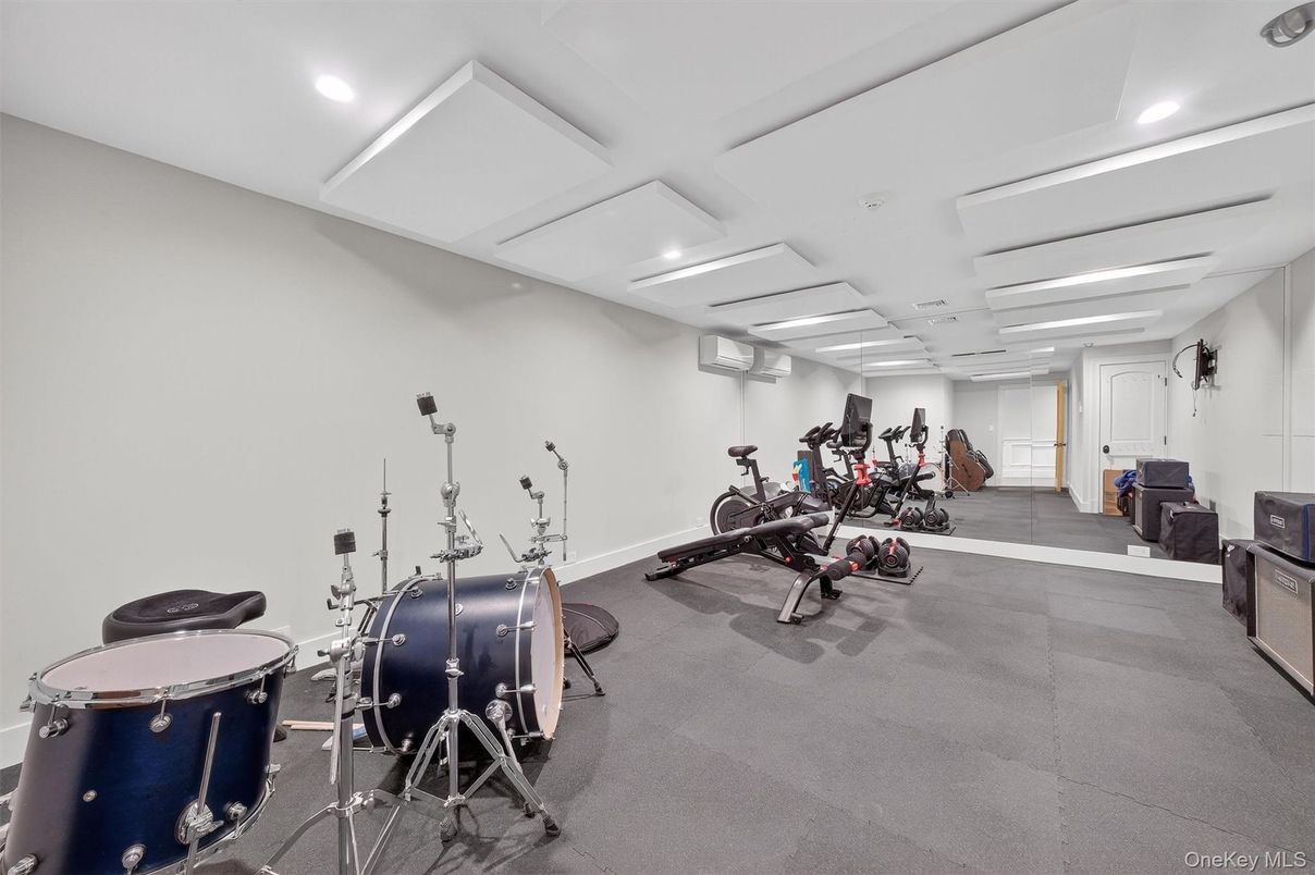 Fitness Equipment, Interior, Recessed Lighting