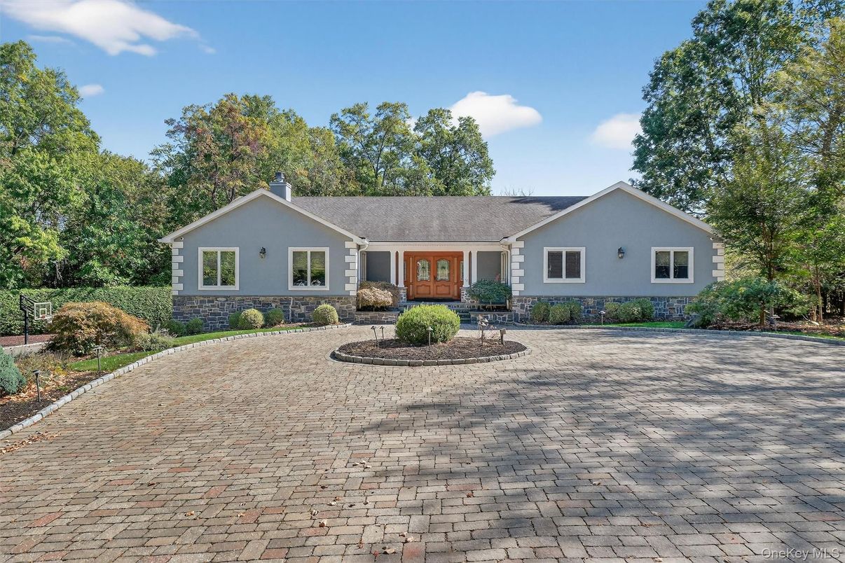 Backyard, Exterior, Facade, Ranch