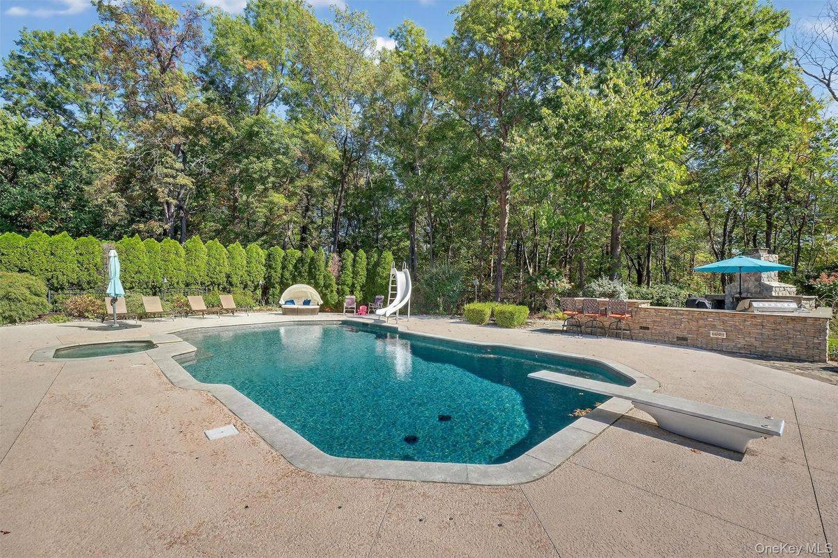 Exterior, Pool