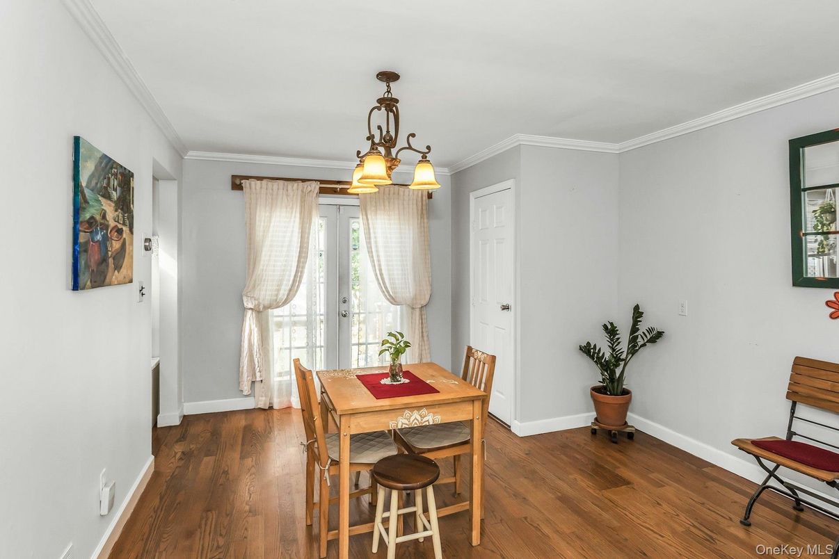 Chandelier, Dining room, Interior, Wood Texture Flooring