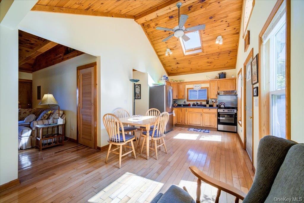 Dining room, Interior, Kitchen, Stainless Steel Appliances, Wooden Beams, Wooden Ceilings, Wood Texture Flooring
