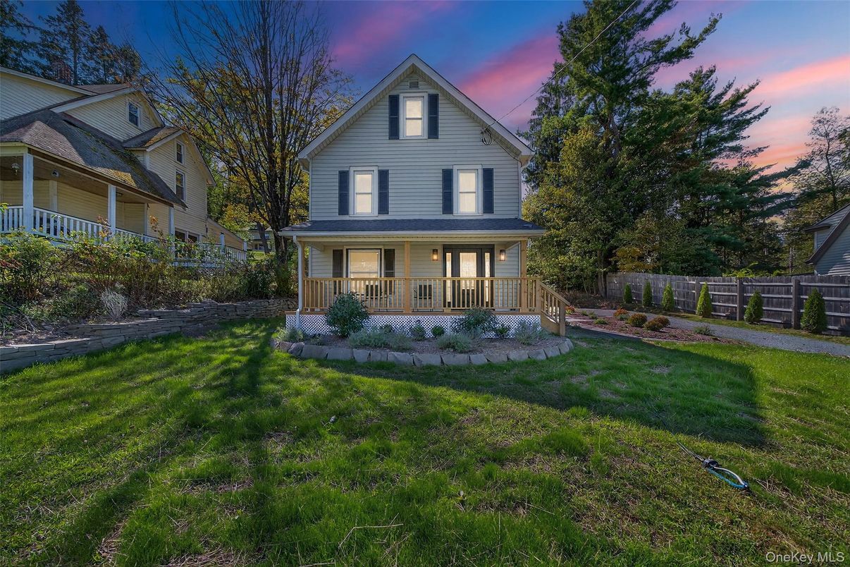 Backyard, Exterior, Facade, Queen Anne Victorian