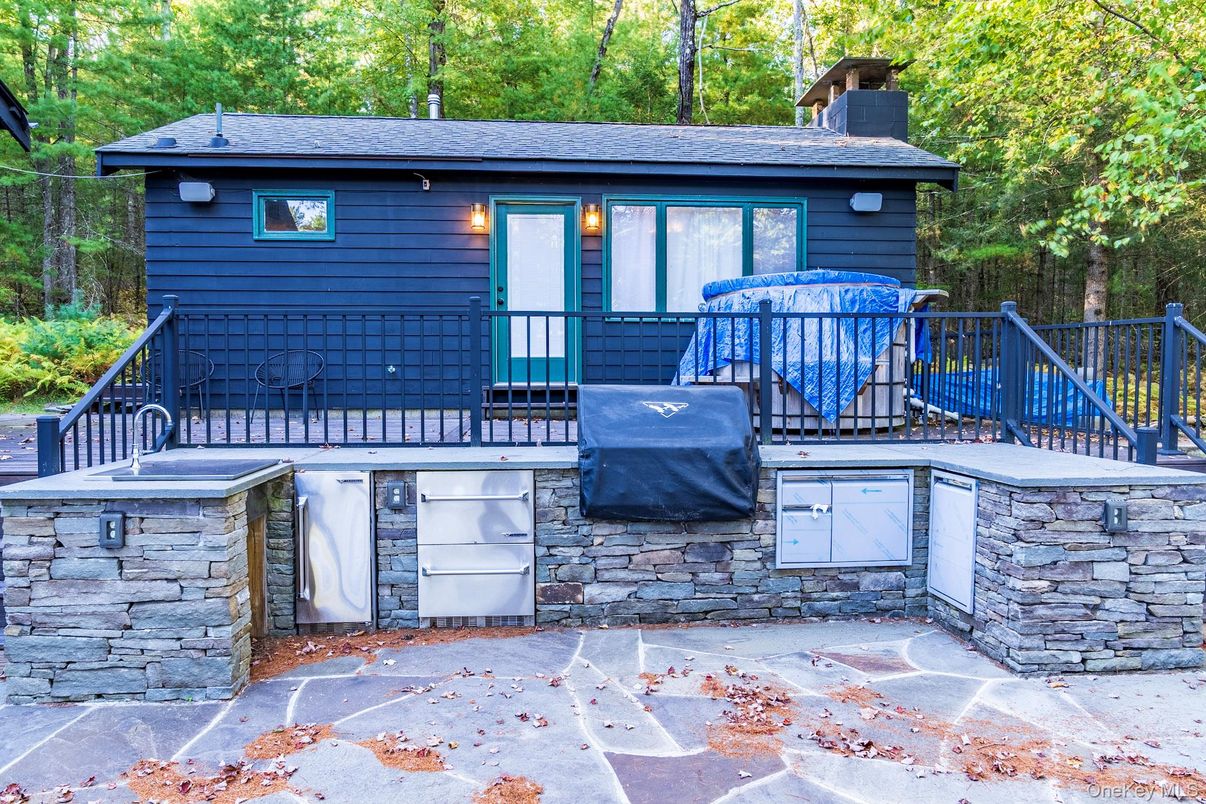 Exterior, Outdoor Kitchen
