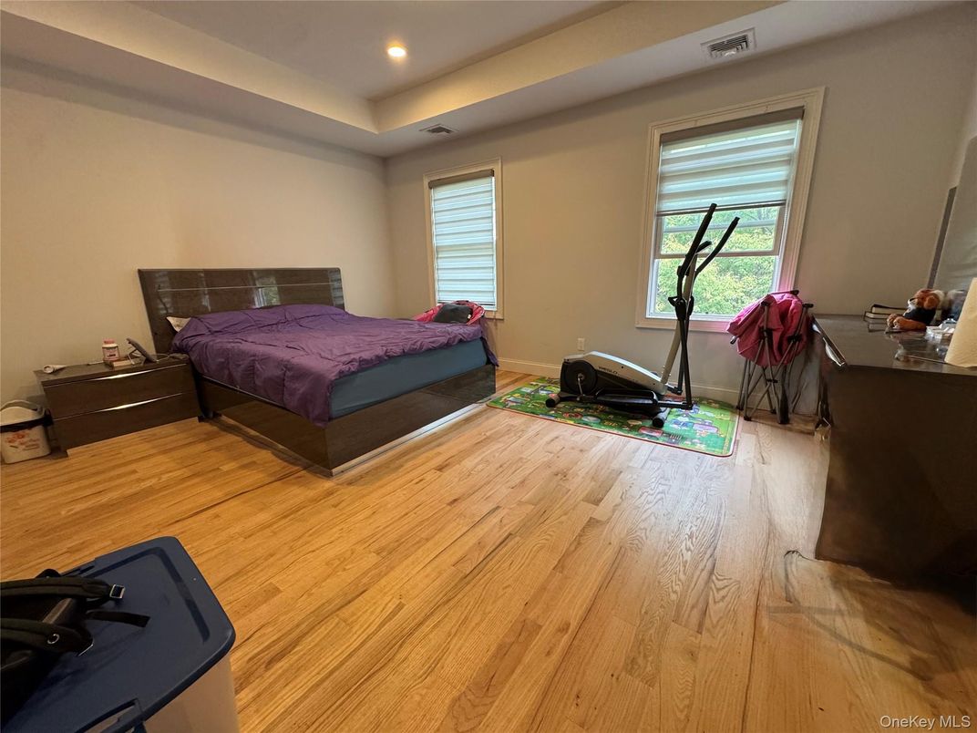 Bedroom, Fitness Equipment, Interior, Recessed Lighting, Wood Texture Flooring