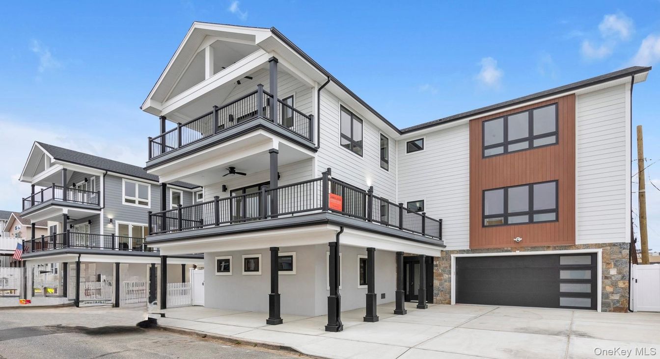 Attached, Exterior, Facade, Farmhouse