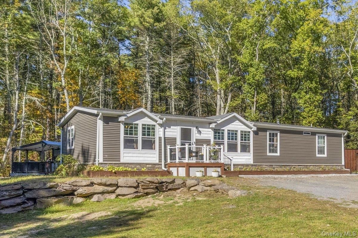 Backyard, Exterior, Facade, Ranch