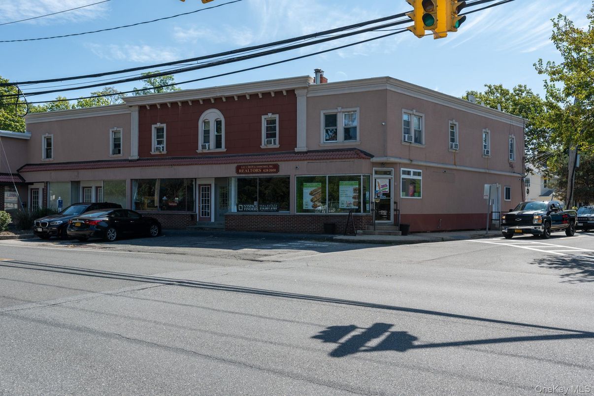 Exterior, Facade, Rowhouse