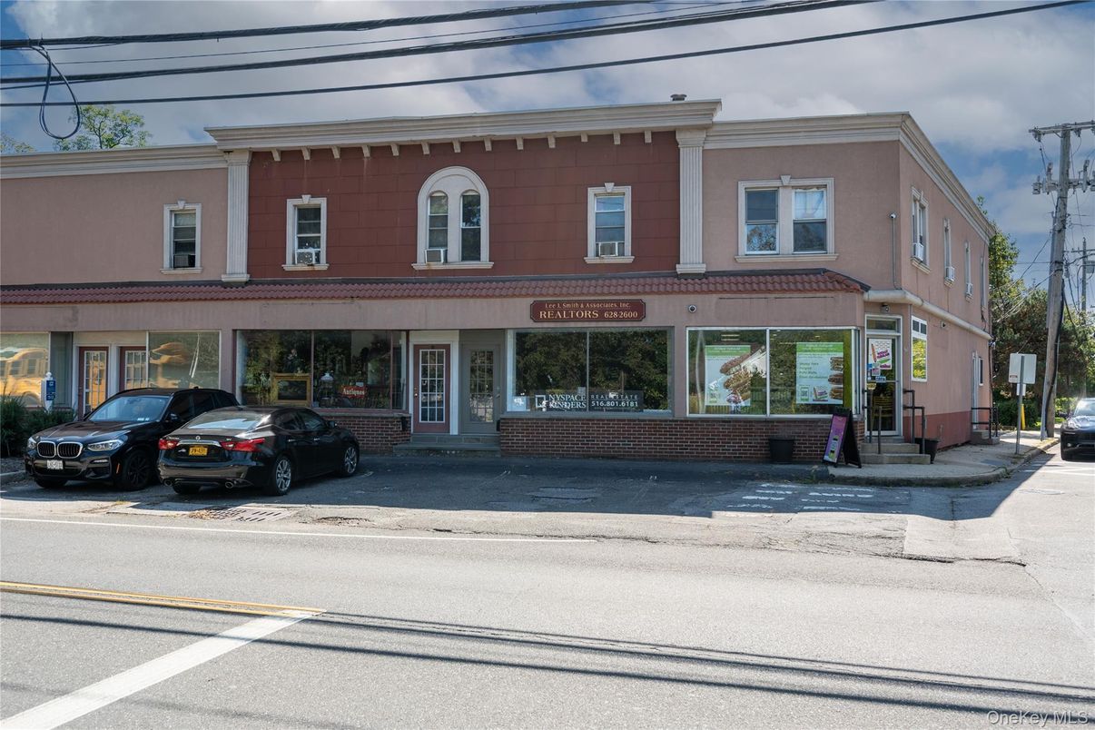 Exterior, Facade, Condo Building
