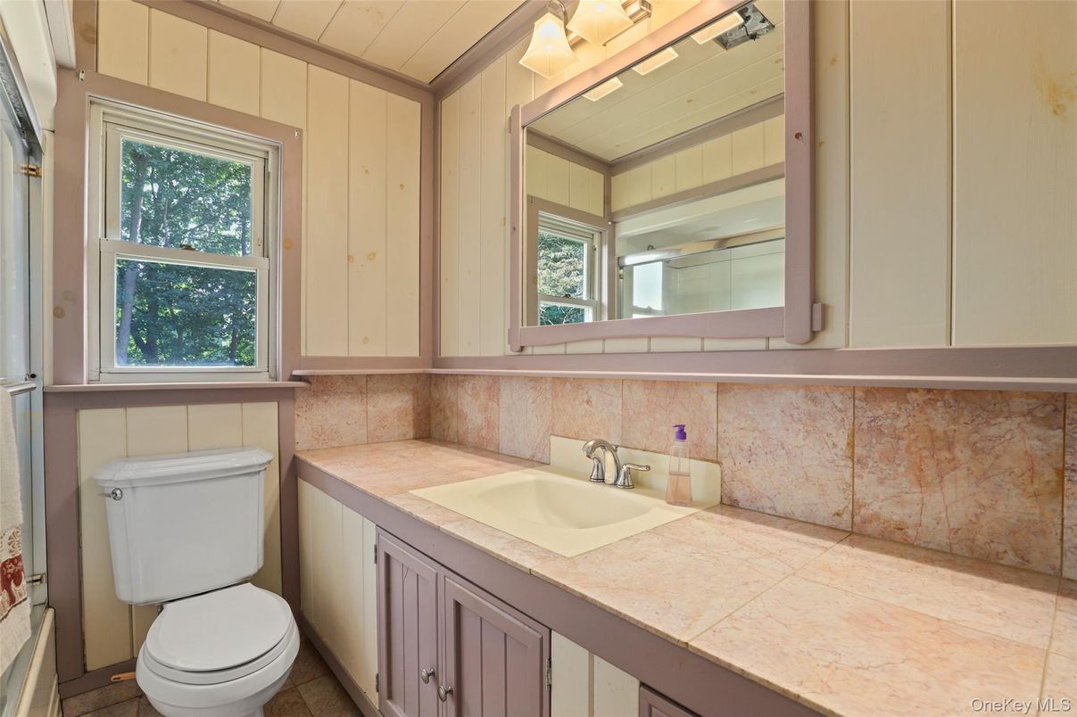 Bathroom, Interior, Tile Countertops