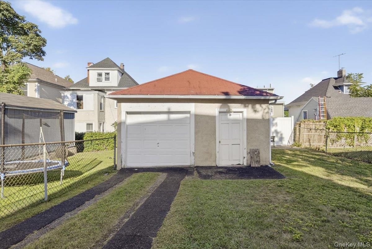 Detached Garage, Exterior