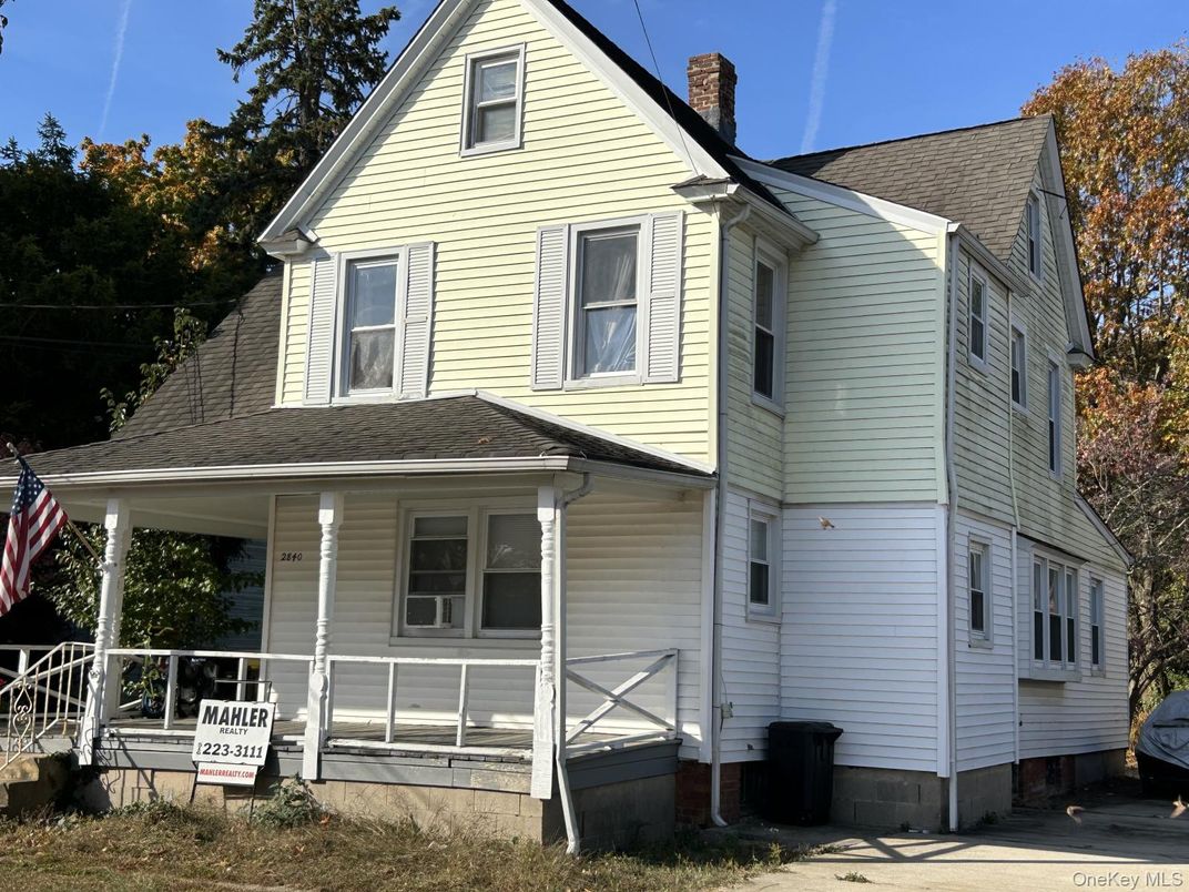 Exterior, Facade, Queen Anne Victorian