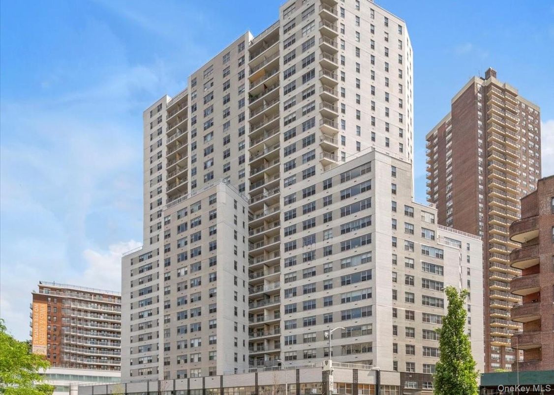 Exterior, Facade, Condo Building
