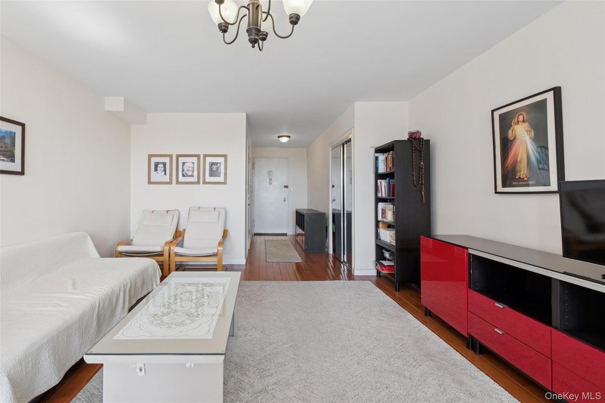 Chandelier, Interior, Wood Texture Flooring