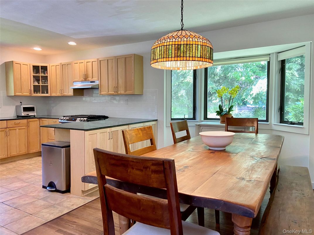 Dining room, Interior, Kitchen, Pendant Lights, Recessed Lighting, Wood Texture Flooring