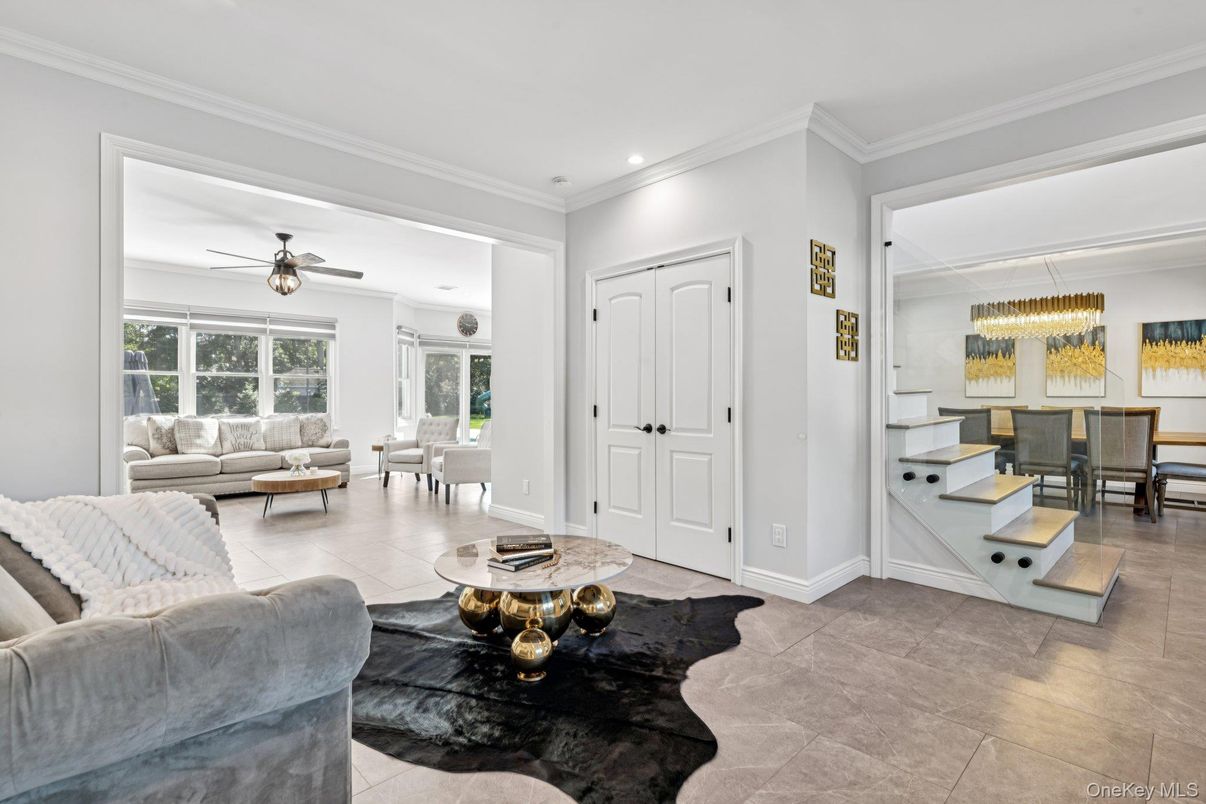 Dining room, Interior, Living room, Pendant Lights, Recessed Lighting