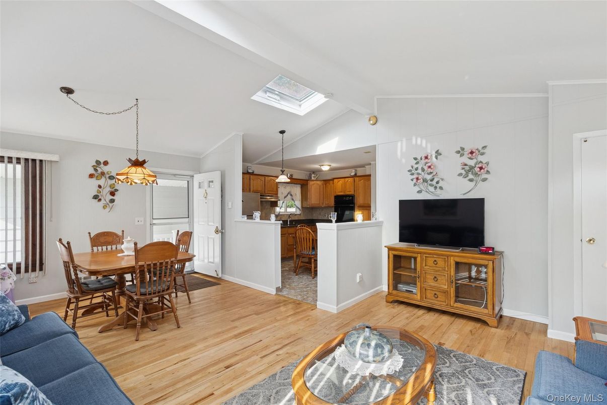 Dining room, Interior, Kitchen, Pendant Lights, Wood Texture Flooring