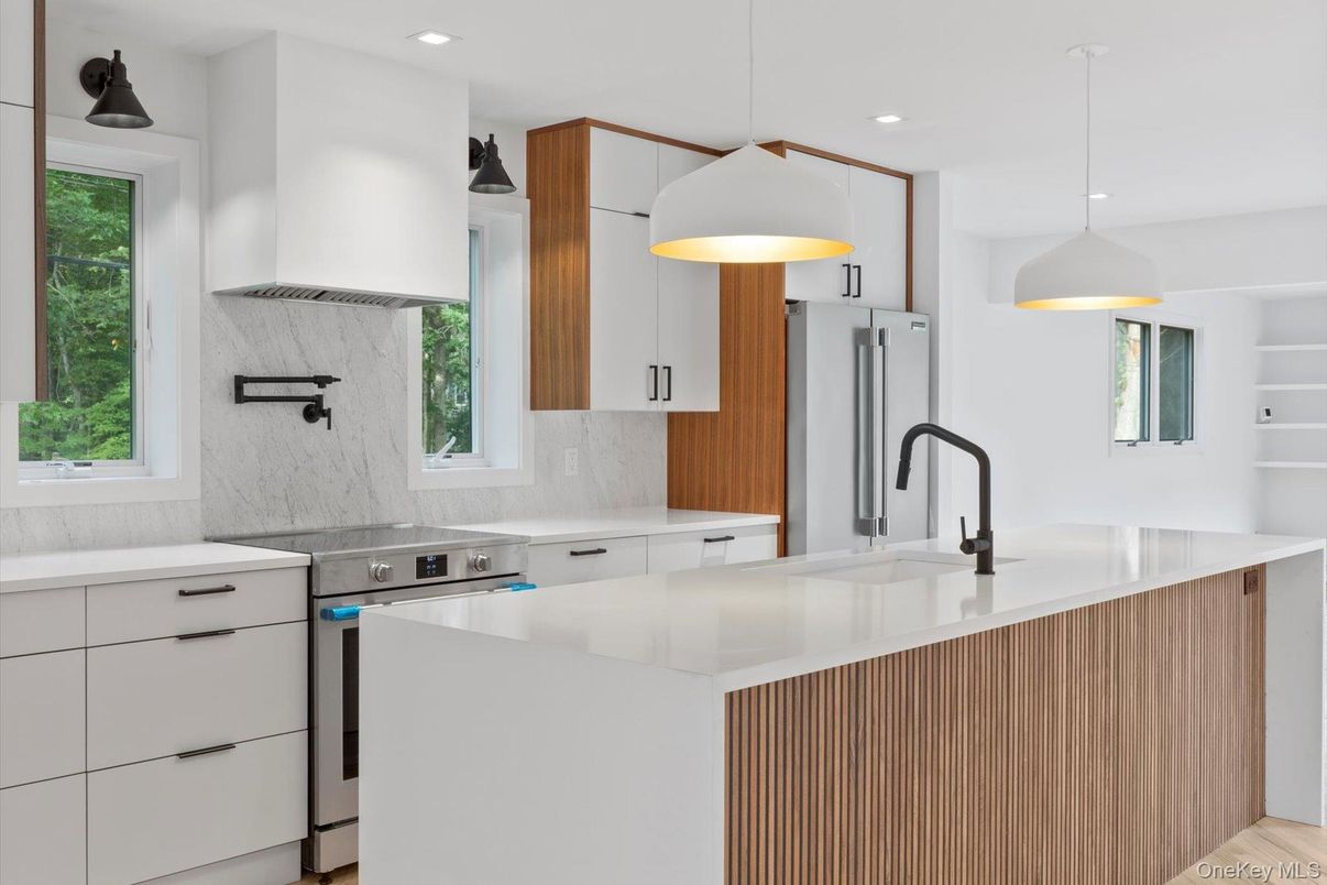 Interior, Kitchen, Pendant Lights, Recessed Lighting, Stainless Steel Appliances